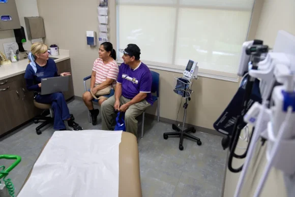 Florida enfrenta crisis de cobertura médica y alza de costos