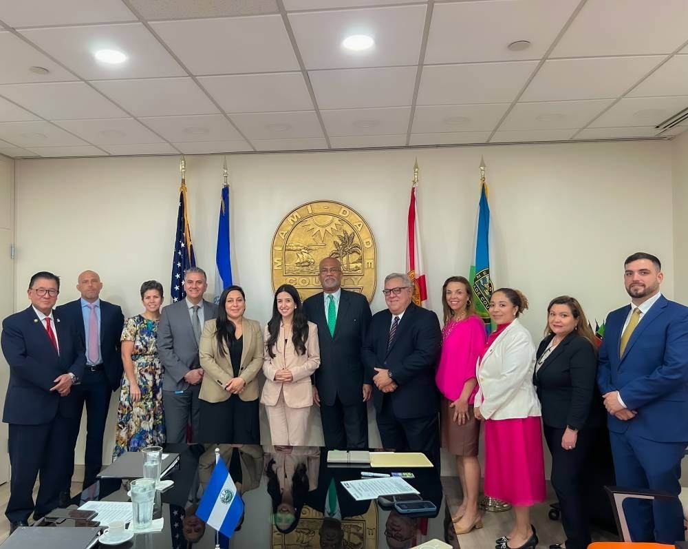Cancillería abre diálogo de inversión con empresarios en Miami