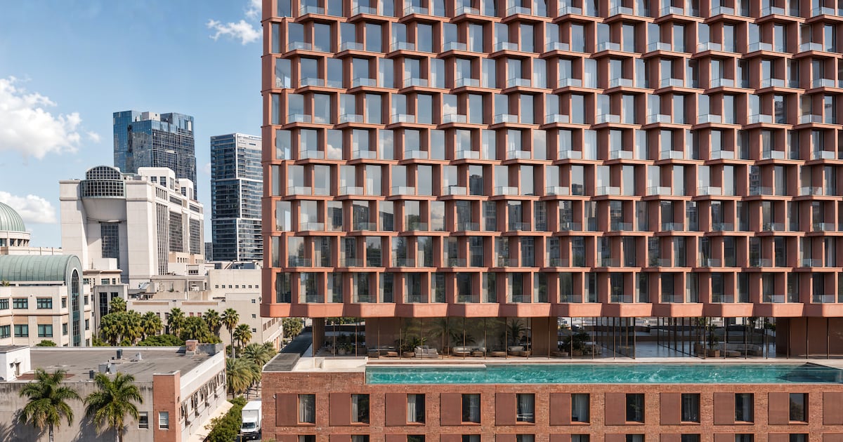 Torre en zigzag: el diseño que revoluciona West Palm Beach